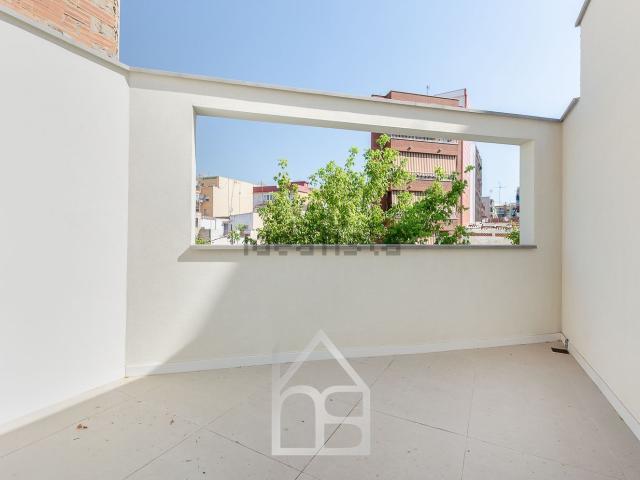 Casa en venta en Almeda, Cornellà De Llobregat