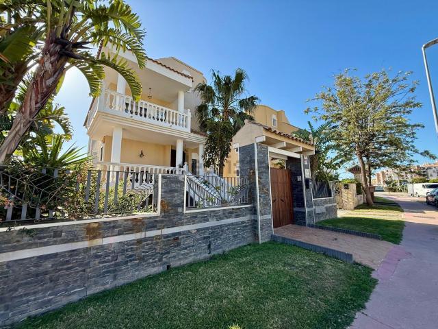 Casa en venta en Torrequebrada, Costa del Sol Occidental