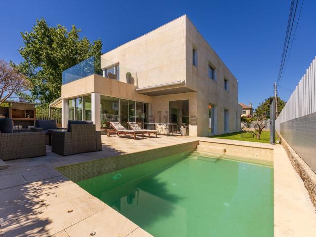 Casa en alquiler en Coruxo, Vigo