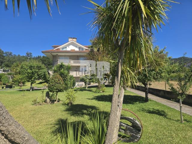 Casa en venta en Coruxo, Vigo