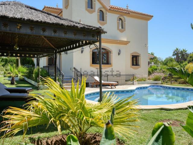 Casa en alquiler en Rícmar, Costa del Sol Occidental
