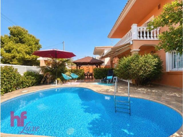 Casa en venta en les Salines, Garraf