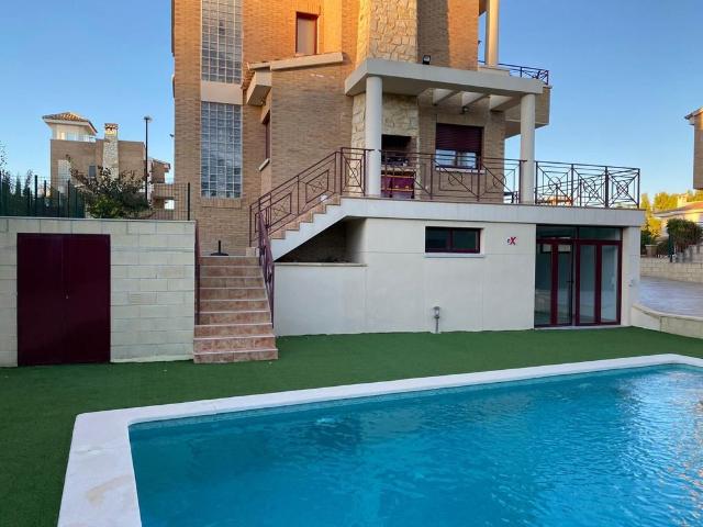 Casa en alquiler en La Nucia, Urbanización Entrepinos