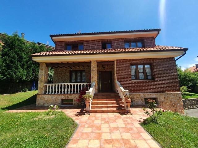 Villa en venta en Avilés, Valgranda