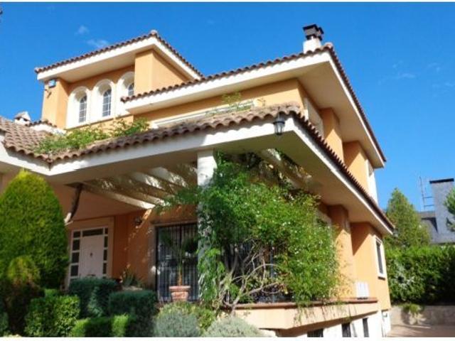 Casa en venta en Urbanització Lloma Badá, el Vinalopó Mitjà / El Vinalopó Medio