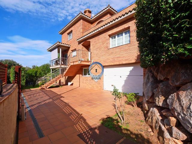 Chalet en venta en Montjuïc, Gironès