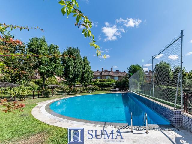 Villa en venta en Madrid, Piovera