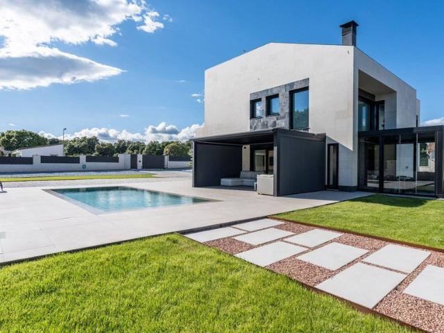 Chalet en venta en Colmenarejo, Madrid