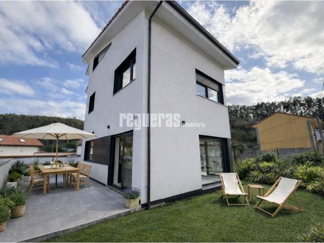 Chalet en venta en Soto Del Barco, Asturias