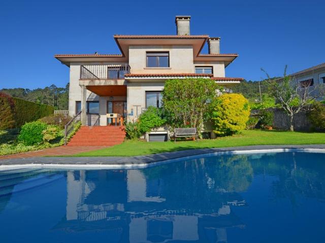 Villa en venta en Tui