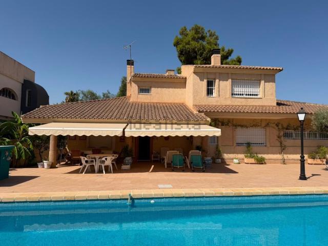 Casa en alquiler en Dehesa de Campoamor, Orihuela