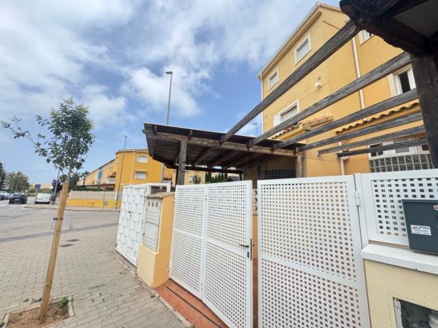 Casa en venta en Barri Oest / Campaments, la Marina Alta