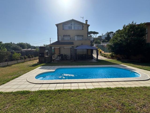 Casa en venta en Can Massuet del Far i el Far, Maresme