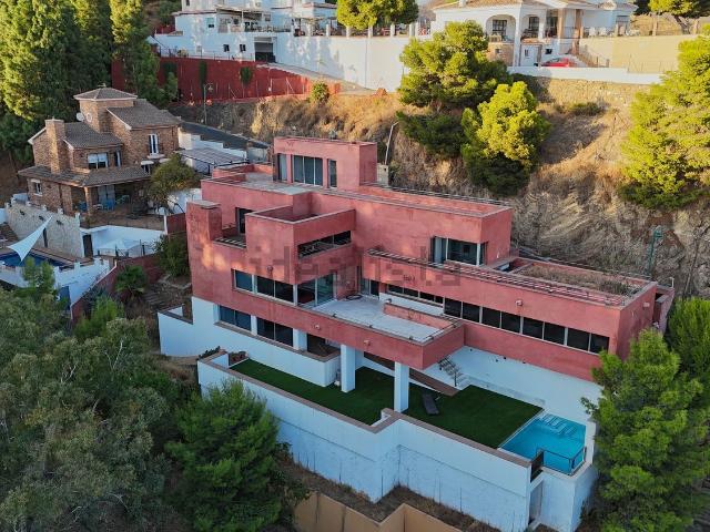 Casa en venta en Puerto de la Torre, Málaga-Costa del Sol