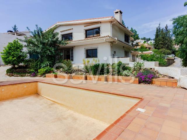 Casa en venta en Puerto de la Torre, Málaga-Costa del Sol