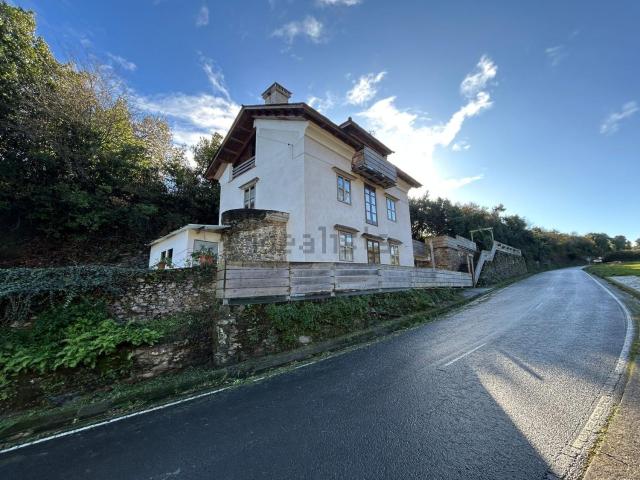 Casa en venta en El Franco, Asturias