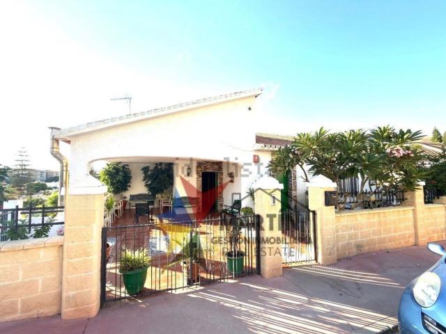 Casa en venta en Este, Málaga-Costa del Sol