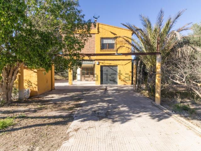 Casa en venta en Atzavares, el Baix Vinalopó