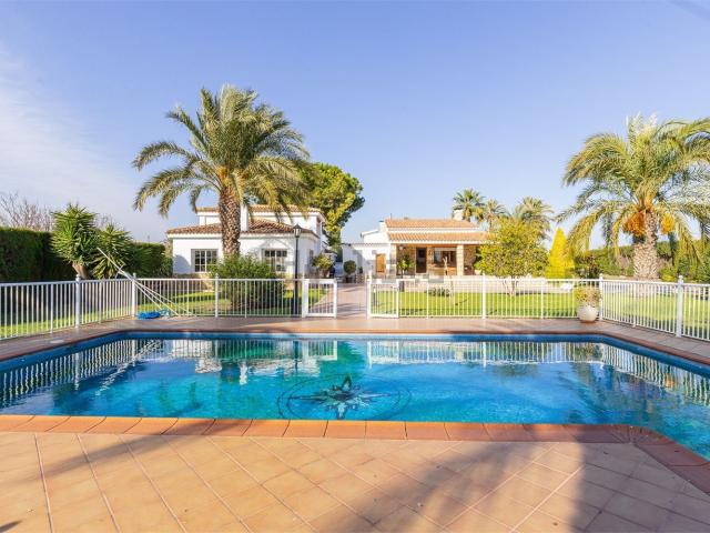 Casa en venta en Atzavares, el Baix Vinalopó