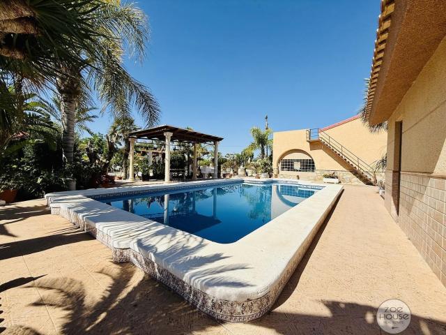 Casa en venta en Algoda, el Baix Vinalopó