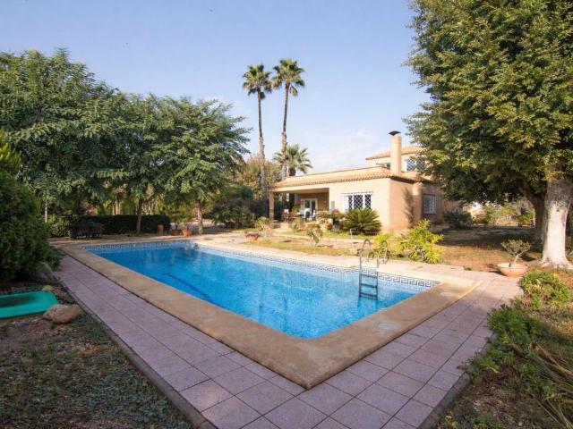 Casa en venta en Atzavares, el Baix Vinalopó