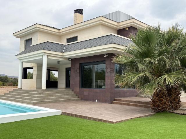 Casa en alquiler en el Vinalopó Mitjà / El Vinalopó Medio, Valencia