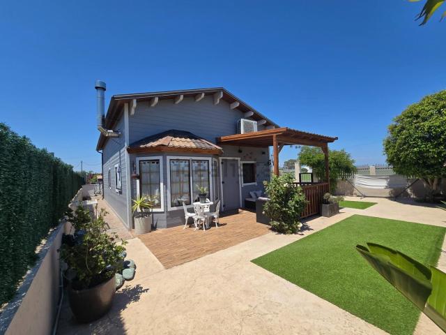 Casa en venta en els Muntells, Montsià