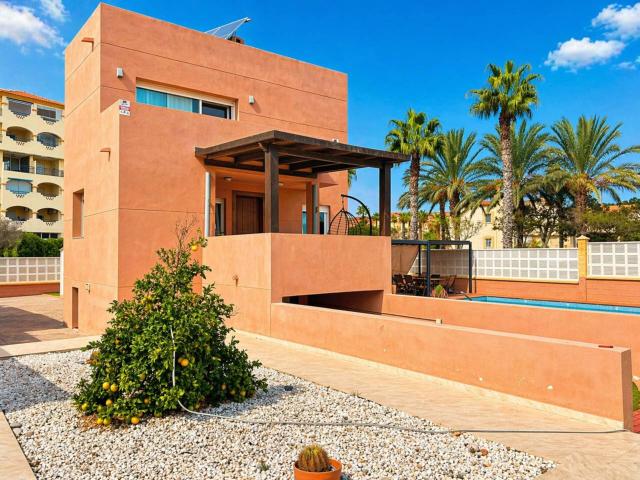 Casa en venta en Urbanización Las Entinas, El Ejido