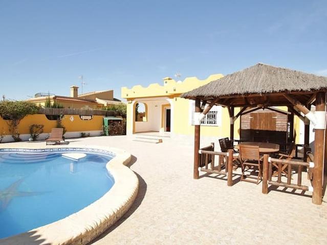 Villa en alquiler en Alicante, Urbanización Los Balcones