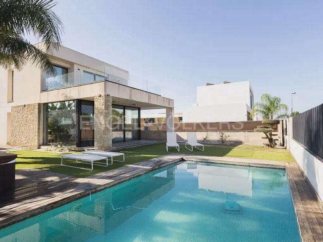 Chalet en alquiler en Albal, València / Valencia