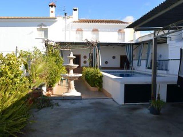 Villa en alquiler en Alhaurín El Grande, Barrio de San Antón