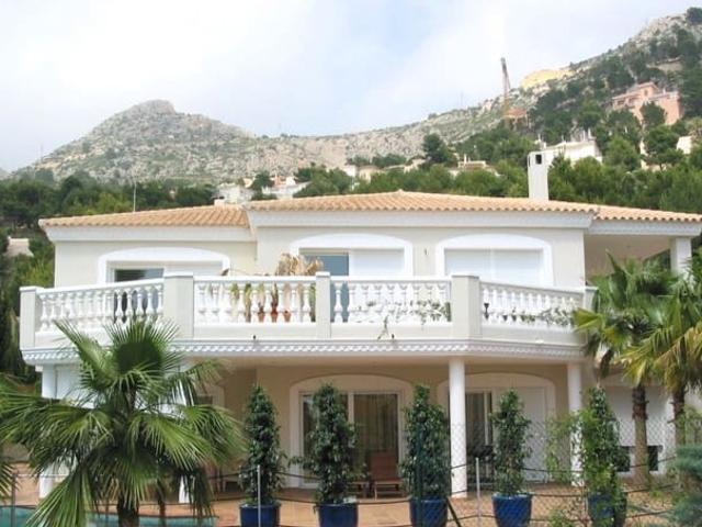 Villa en alquiler en Altea