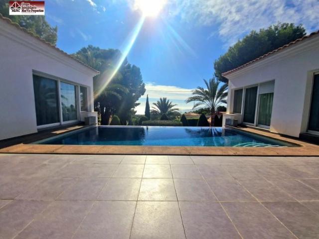 Villa en alquiler en Altea