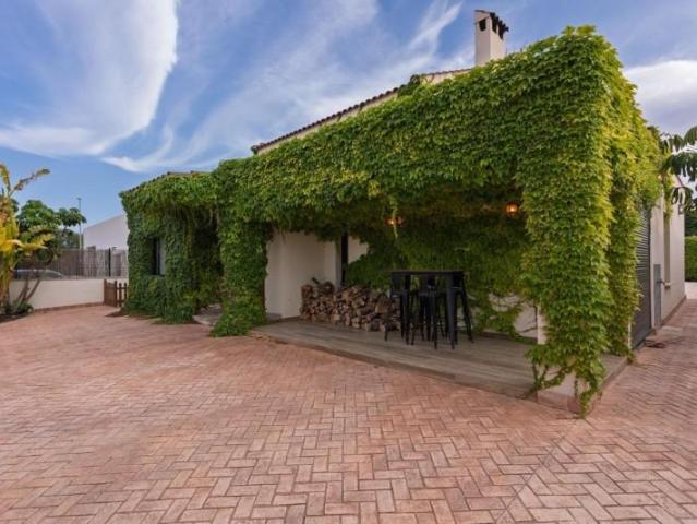 Villa en alquiler en Aspe
