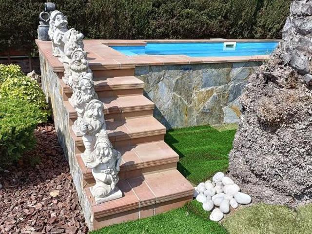 Chalet en alquiler en Muntanyeta, Castelldefels