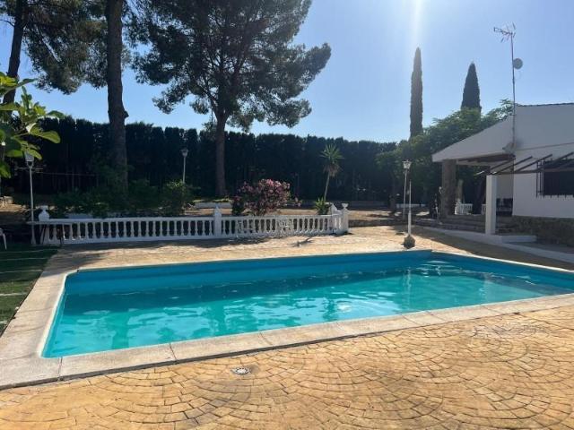Chalet en alquiler en Baena, Córdoba