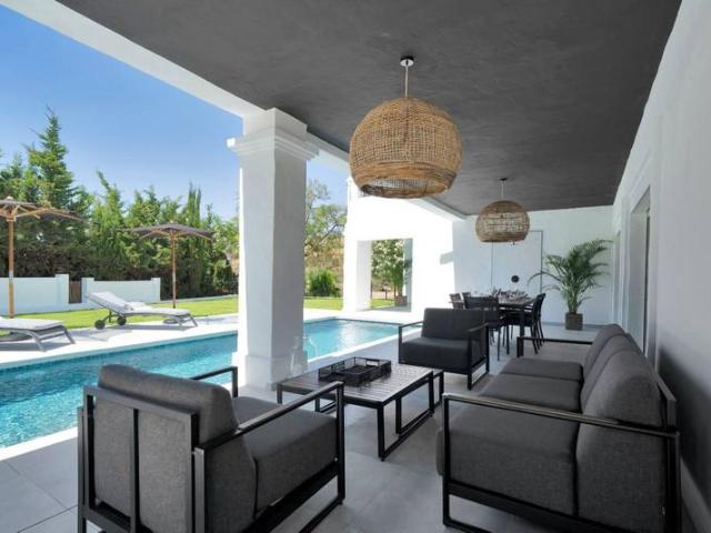 Villa en alquiler en Benahavís, El Paraíso Alto