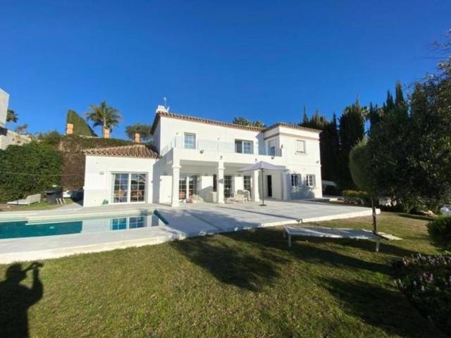 Villa en alquiler en Benahavís, El Paraíso Alto