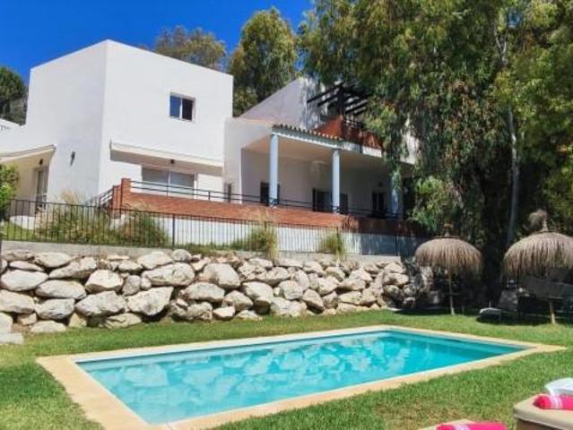 Villa en alquiler en Benalmádena, Santana