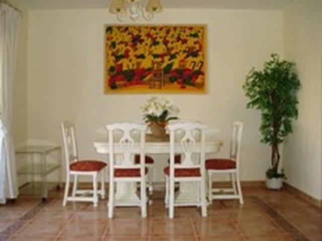 Chalet en alquiler en Urbanización Sitio de Calahonda, Costa del Sol Occidental