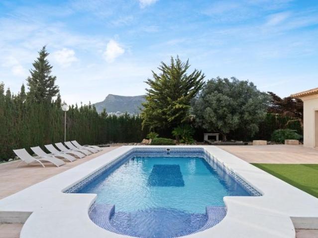Villa en alquiler en Calpe, Ortembach