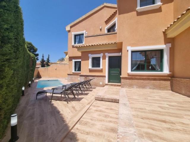 Villa en alquiler en Alicante, Urbanización Campoamor