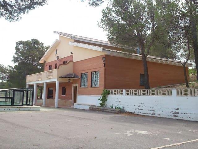 Villa en alquiler en Castalla