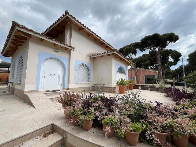 Villa en alquiler en Castelldefels