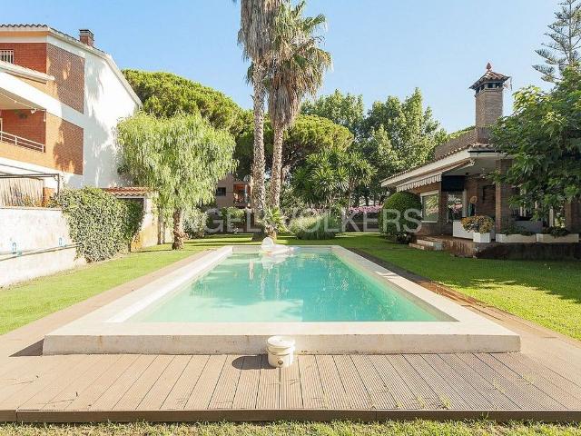 Chalet en alquiler en Castelldefels, Barcelona
