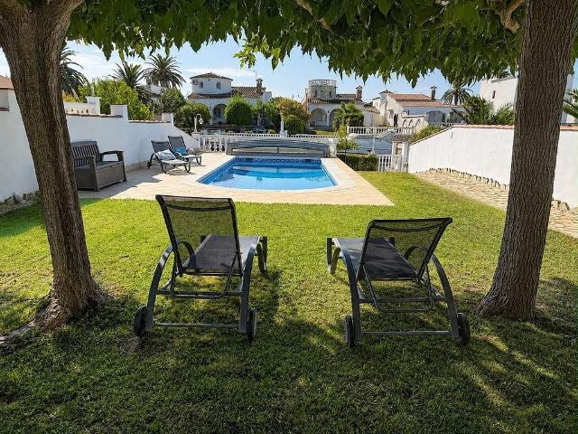 Chalet en alquiler en Castelló d'Empúries, Girona
