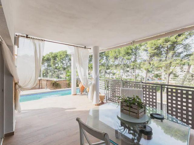 Chalet en alquiler en Chiva, València / Valencia