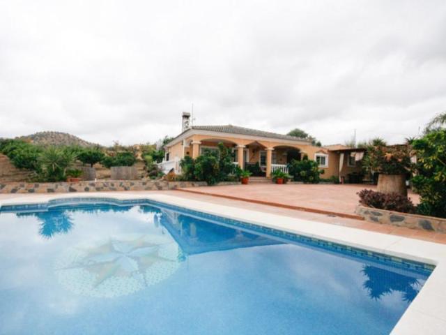 Chalet en alquiler en Coín, Málaga