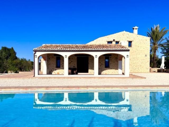 Villa en alquiler en Dénia, la Xara