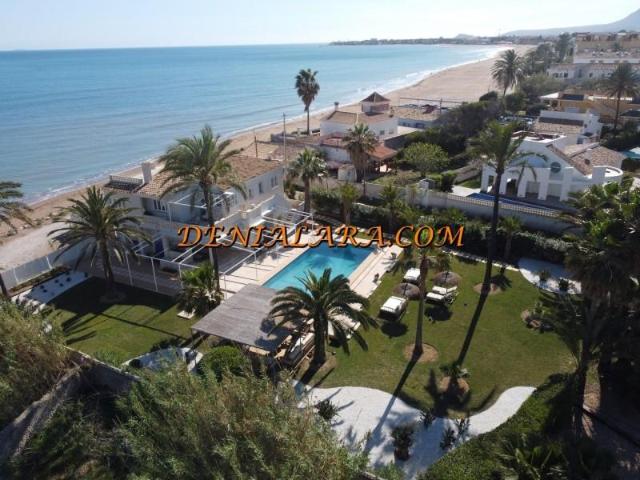 Villa en alquiler en Dénia